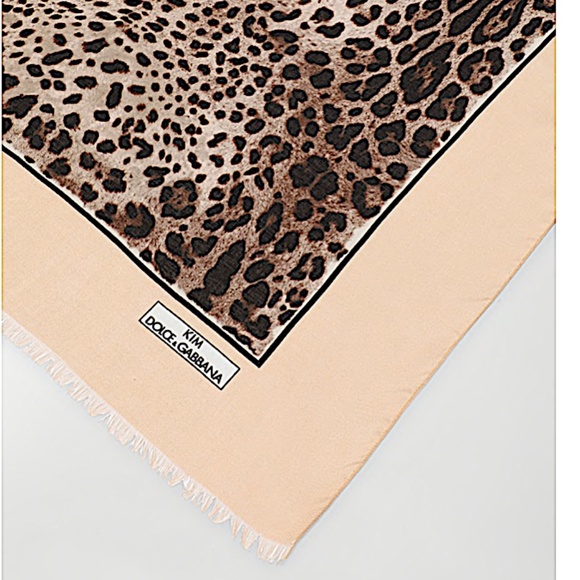 Dolce&Gabbana x Kim Leopard Modal-Cashmere Scarf - Picture 3 of 13